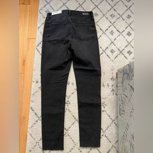 New with tags skinny jeans in black wash